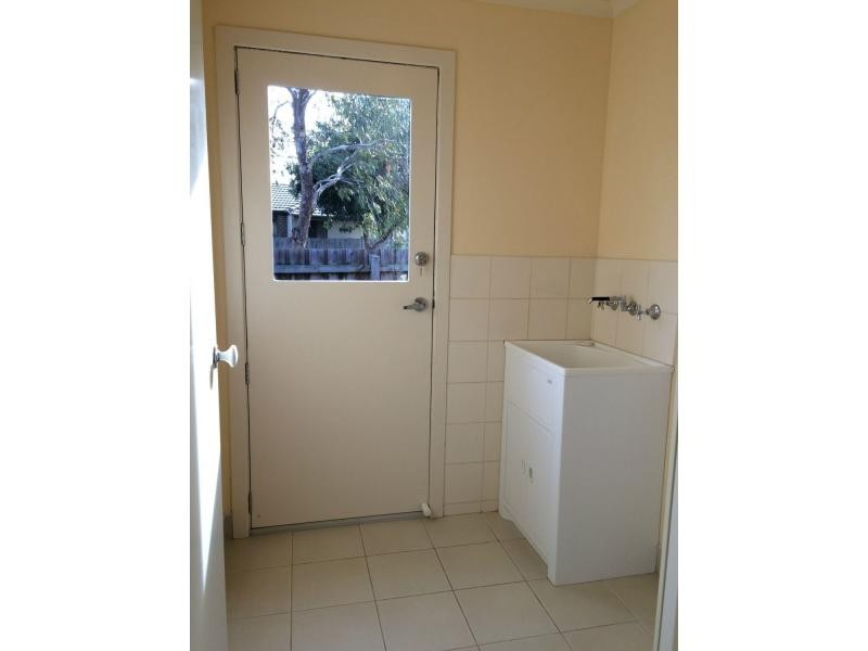 19 Calais Circuit, Cranbourne West VIC 3977