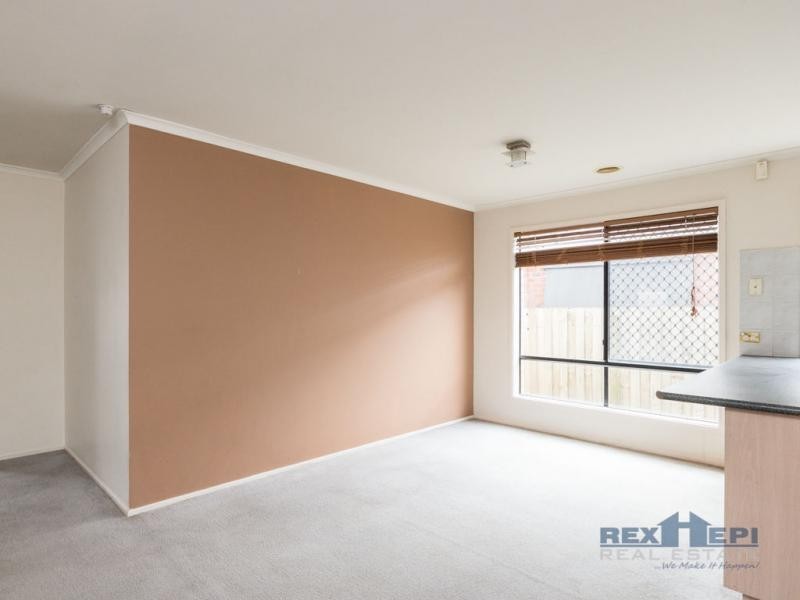 16 Douglas Court, Cranbourne West VIC 3977