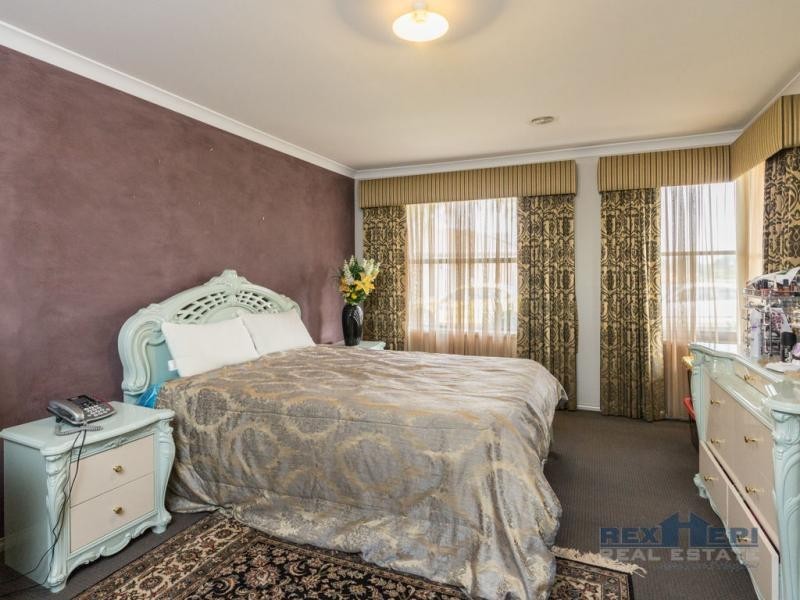9 Waterloo Road, Cranbourne East VIC 3977