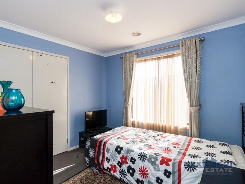 9 Waterloo Road, Cranbourne East VIC 3977