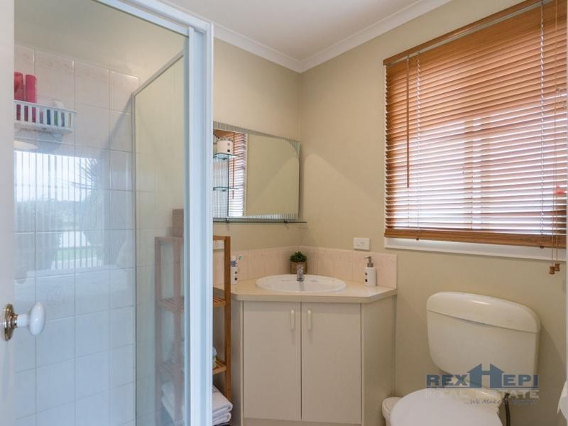 32 Manatoka Crescent, Hampton Park VIC 3976