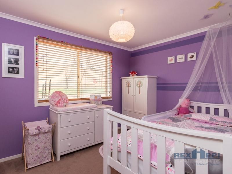 32 Manatoka Crescent, Hampton Park VIC 3976