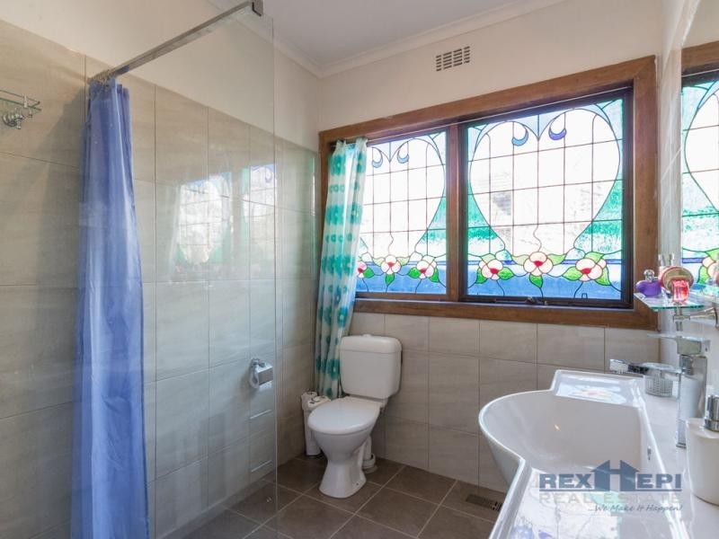77 Doveton Avenue, Eumemmerring VIC 3177