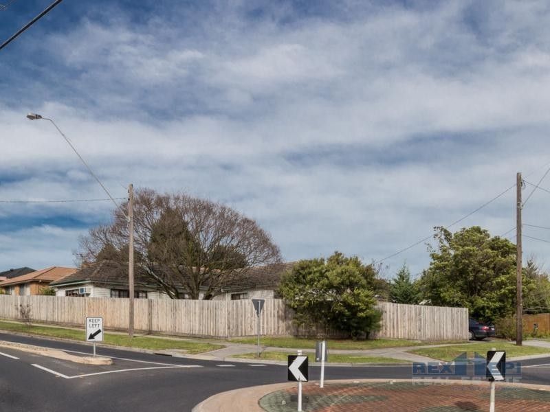 77 Doveton Avenue, Eumemmerring VIC 3177
