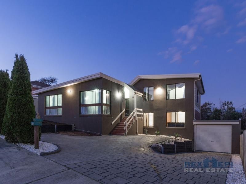 39 John Edgcumbe Way, Endeavour Hills VIC 3802