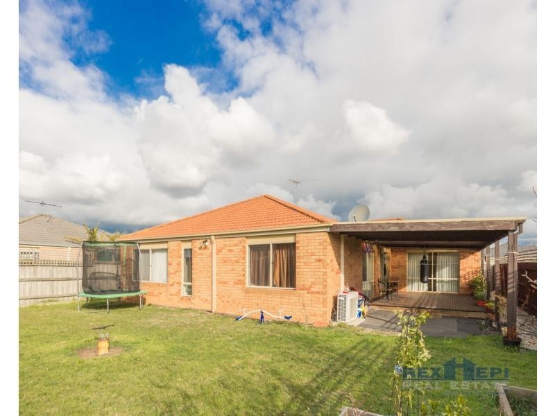 16 St Georges Road, Narre Warren South VIC 3805