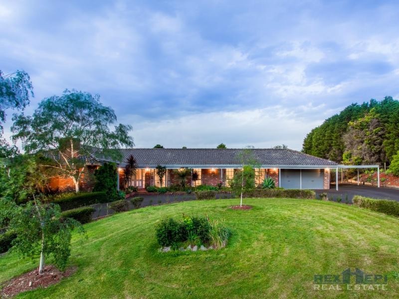 21 Mackellar Close, Narre Warren North VIC 3804