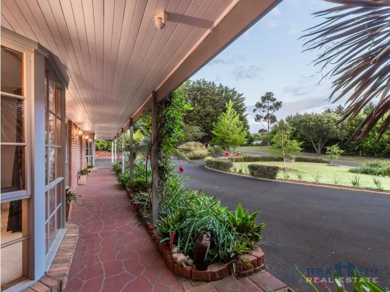 21 Mackellar Close, Narre Warren North VIC 3804