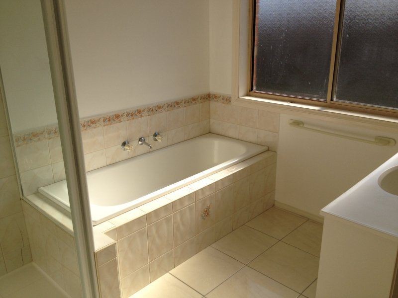 1 Dunraven Court, Narre Warren VIC 3805