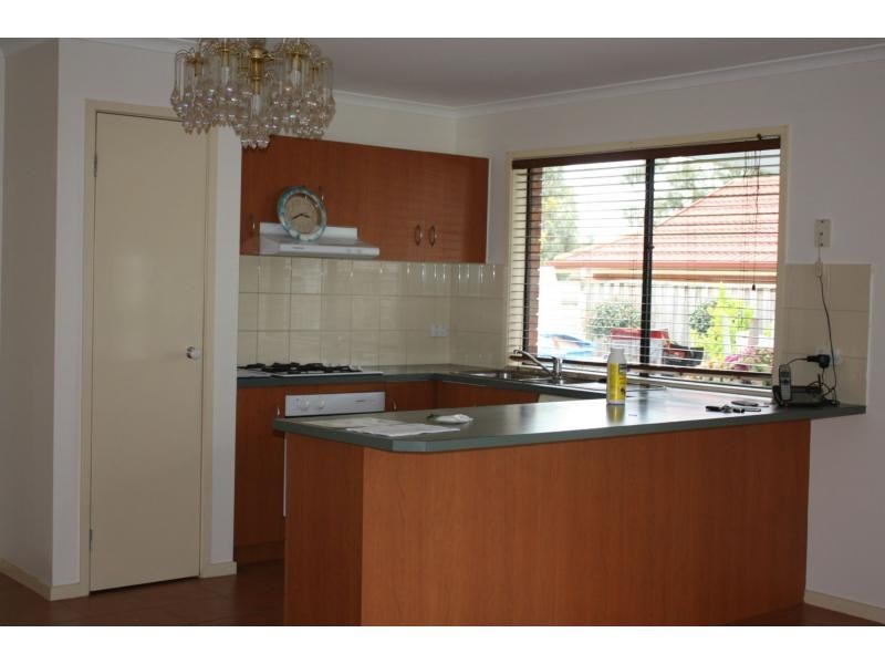 28 Cato Park Way, Lynbrook VIC 3975