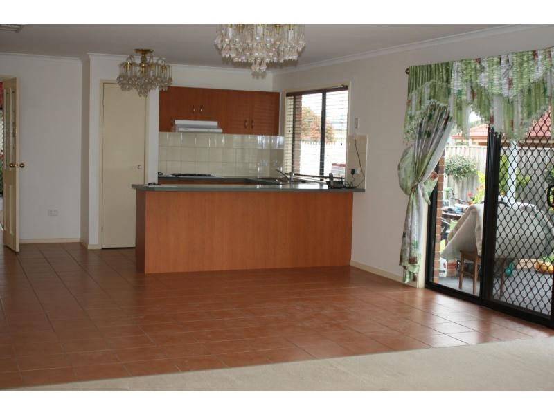 28 Cato Park Way, Lynbrook VIC 3975