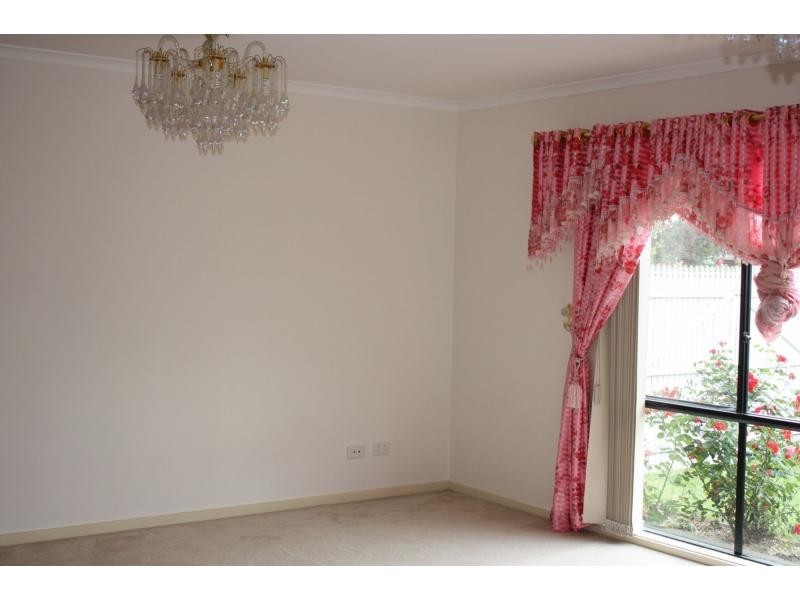 28 Cato Park Way, Lynbrook VIC 3975