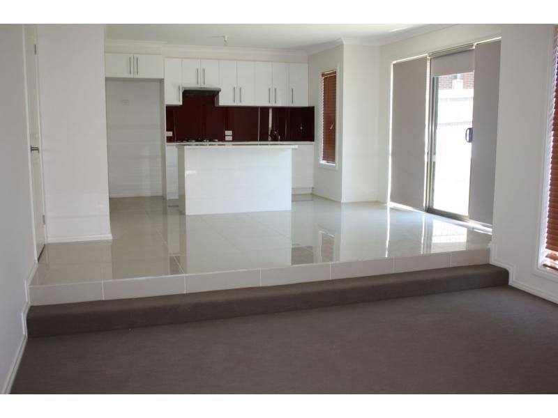 2/10-12 Innes Court, Berwick VIC 3806