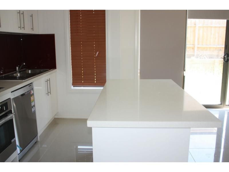 2/10-12 Innes Court, Berwick VIC 3806