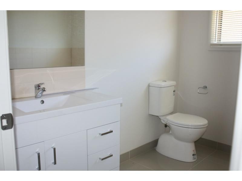 2/10-12 Innes Court, Berwick VIC 3806