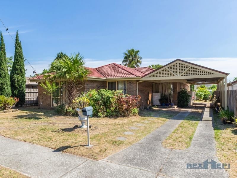 13 Edeys Run, Hampton Park VIC 3976