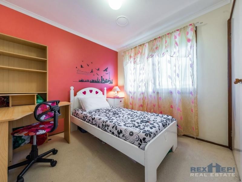 13 Edeys Run, Hampton Park VIC 3976