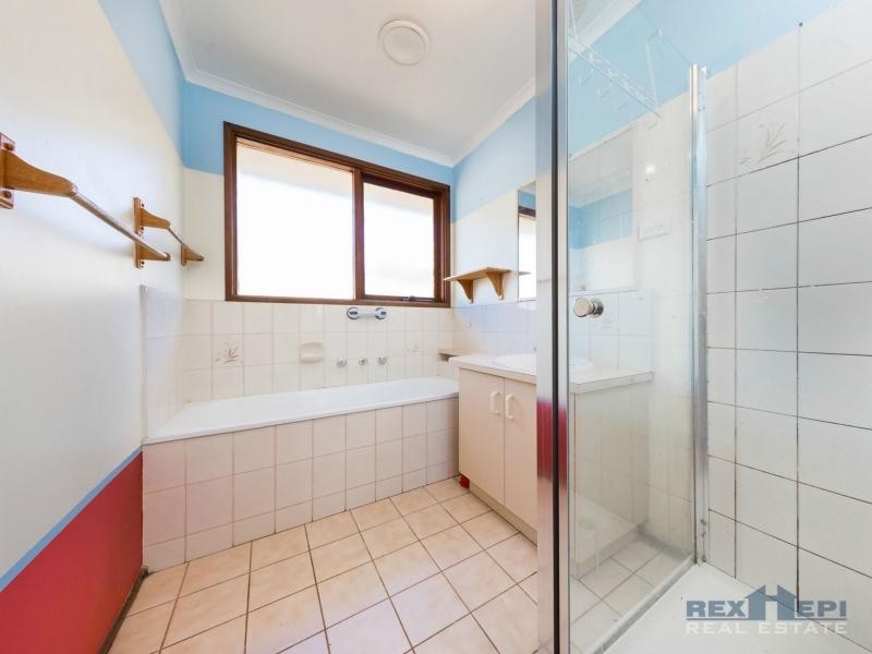 13 Edeys Run, Hampton Park VIC 3976