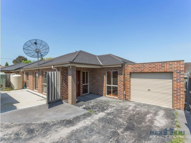 2/6 First Avenue, Dandenong North VIC 3175
