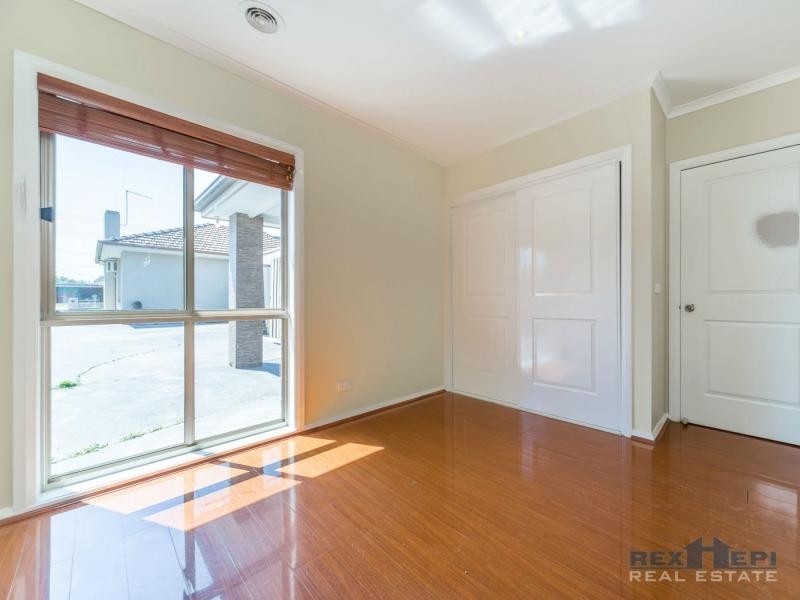 2/6 First Avenue, Dandenong North VIC 3175