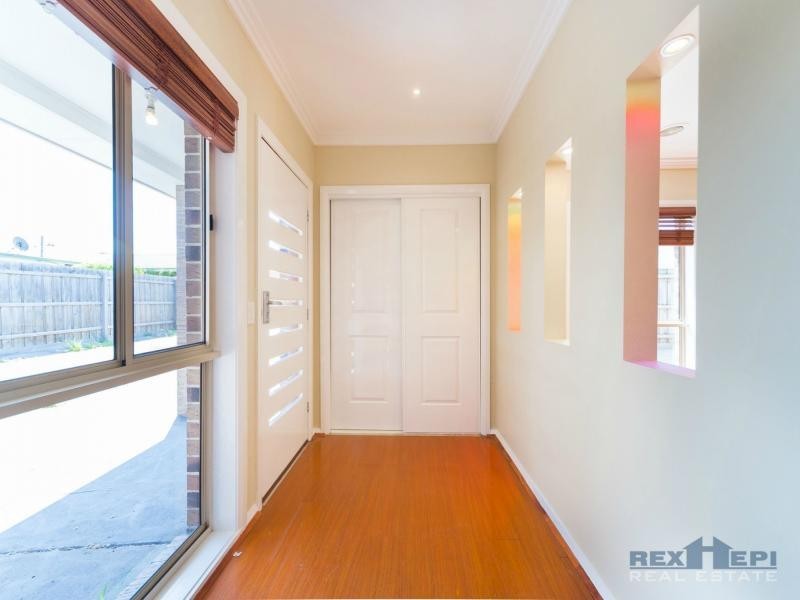 2/6 First Avenue, Dandenong North VIC 3175