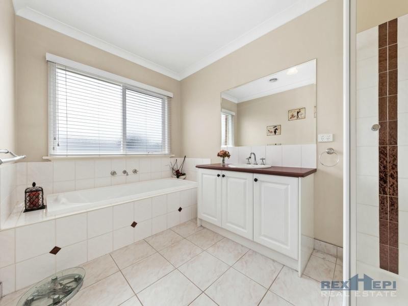 6 April Close, Berwick VIC 3806