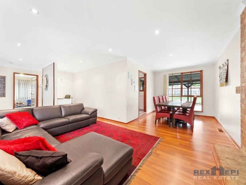 19 Weeden Crescent, Hallam VIC 3803