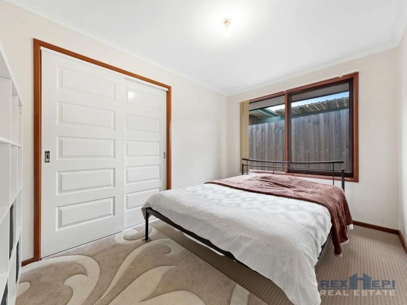 19 Weeden Crescent, Hallam VIC 3803