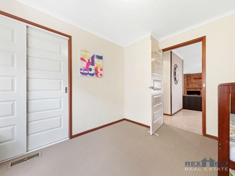 19 Weeden Crescent, Hallam VIC 3803