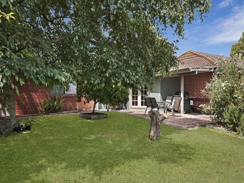 8 Ellery Court, Cranbourne North VIC 3977