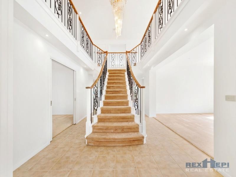 13 Canterbury Close, Narre Warren VIC 3805