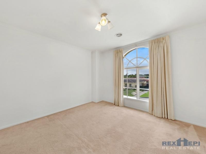 13 Canterbury Close, Narre Warren VIC 3805