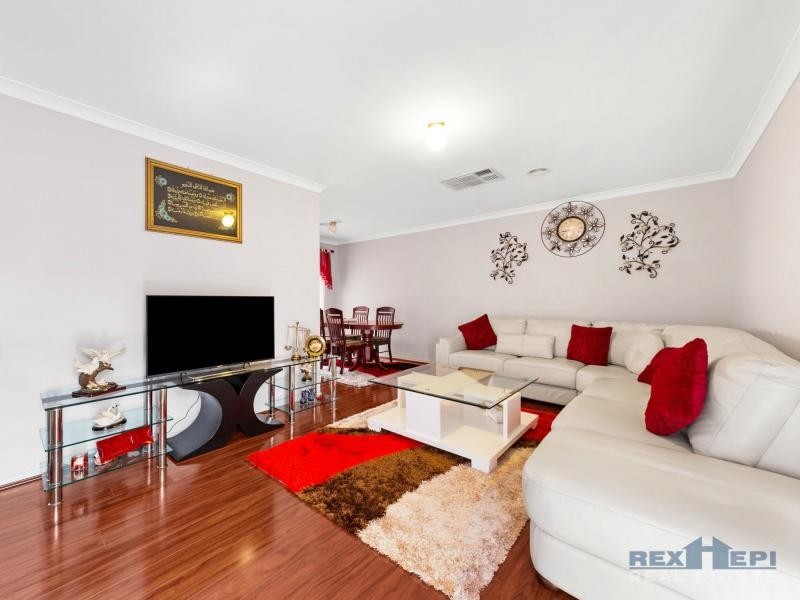 12 Arnica Close, Hampton Park VIC 3976