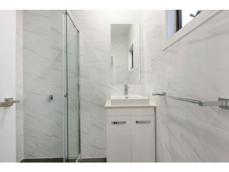 1/2 Harkaway Road, Berwick VIC 3806