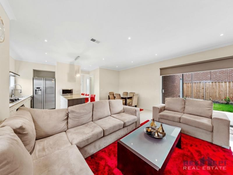 40 Pyrenees Road, Clyde VIC 3978