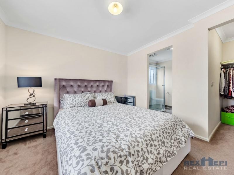 40 Pyrenees Road, Clyde VIC 3978