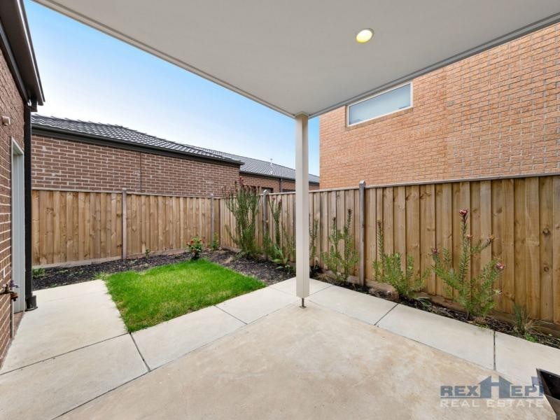 40 Pyrenees Road, Clyde VIC 3978