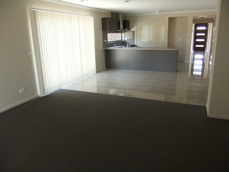 122 Blue Horizons Boulevard, Pakenham VIC 3810