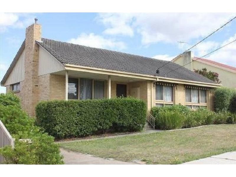 9 Charles Avenue, Hallam VIC 3803