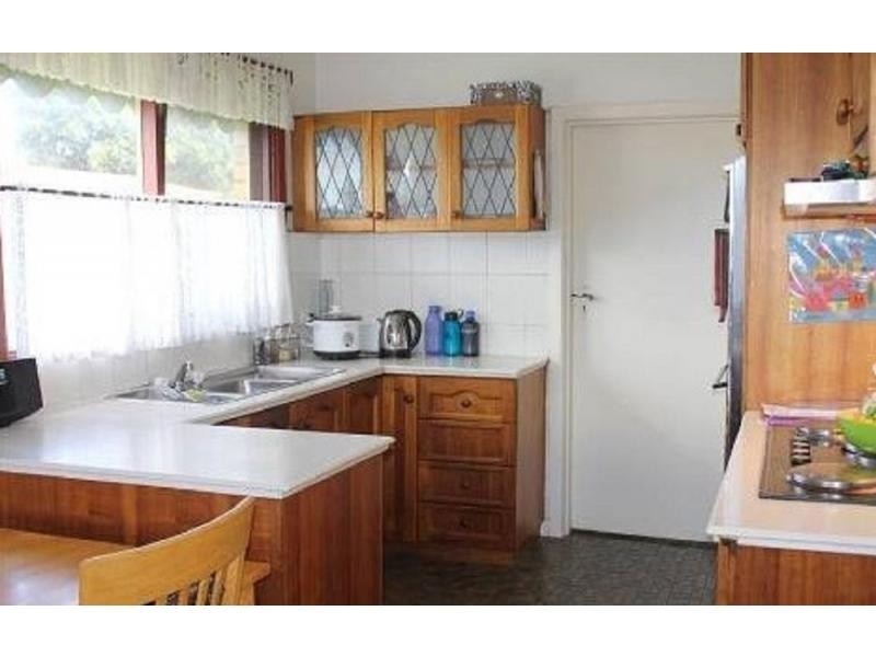 9 Charles Avenue, Hallam VIC 3803