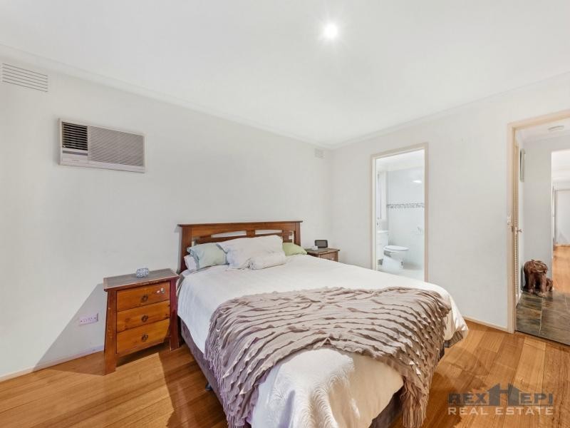 10 Simpson Court, Hallam VIC 3803