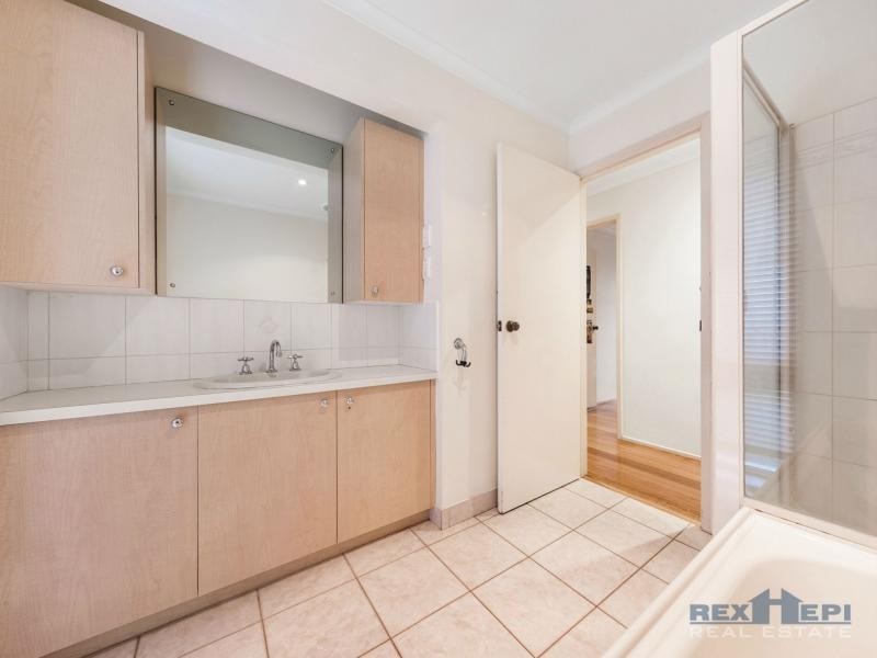 10 Simpson Court, Hallam VIC 3803