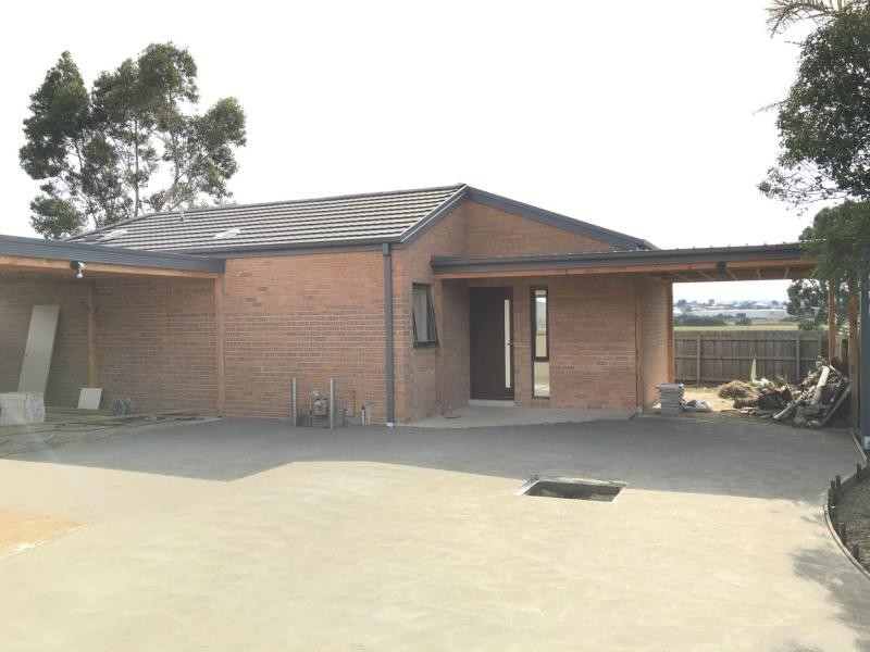 2/23 Blackwood Drive, Hampton Park VIC 3976