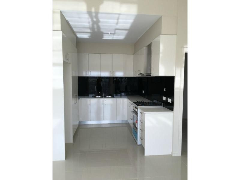 2/23 Blackwood Drive, Hampton Park VIC 3976