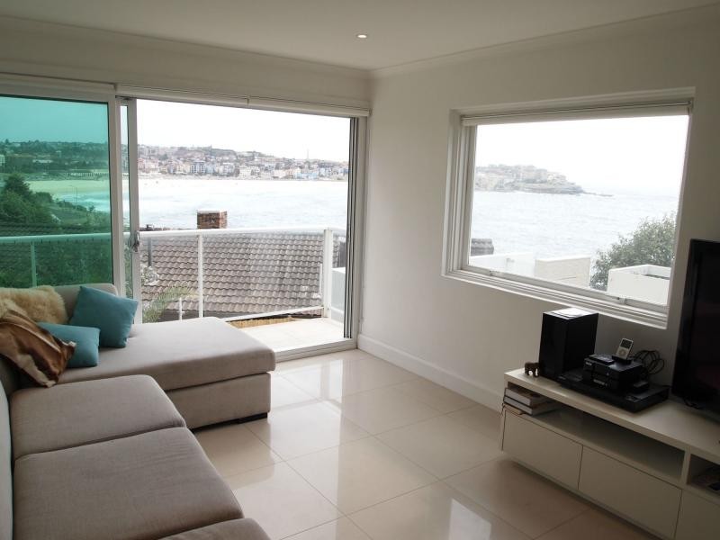2/58 FLETCHER Street, Tamarama NSW 2026