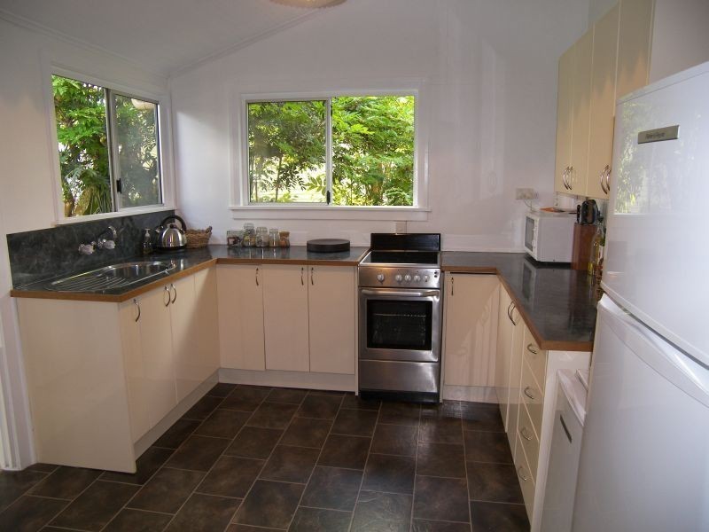 14 Gillies Hwy Street, Yungaburra QLD 4884