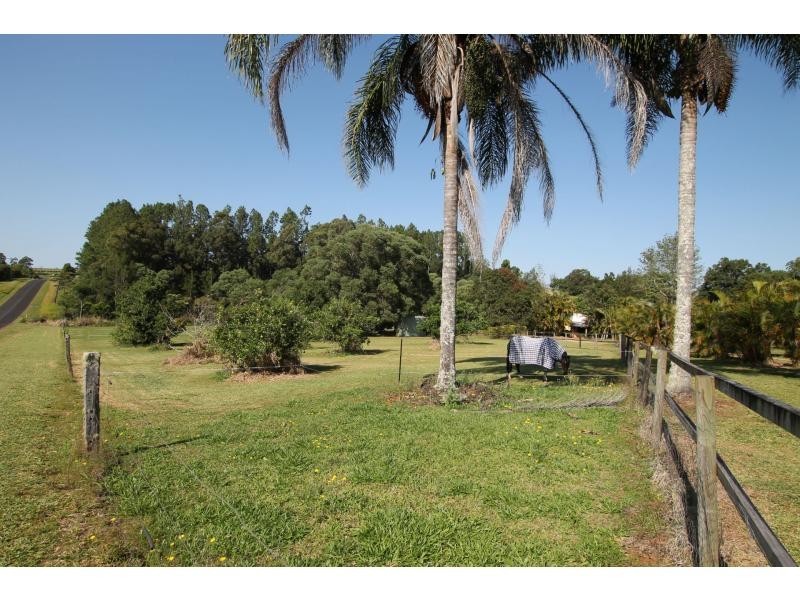 Lake Eacham QLD 4884