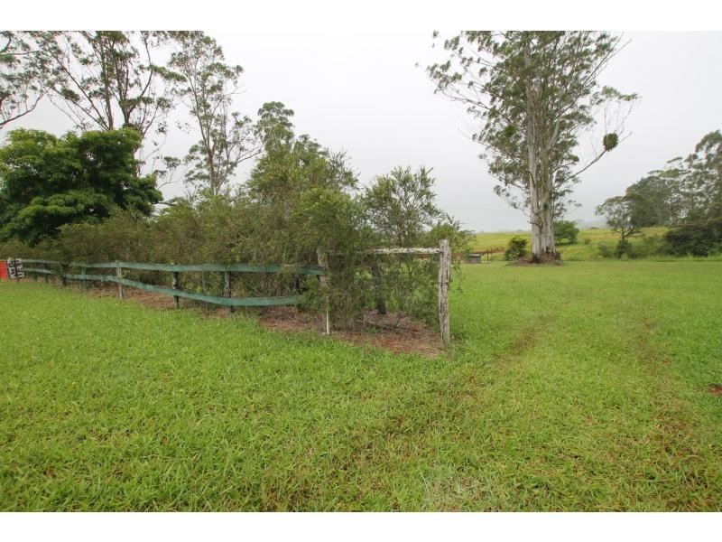 Lake Eacham QLD 4884