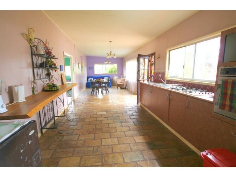 Lake Eacham QLD 4884