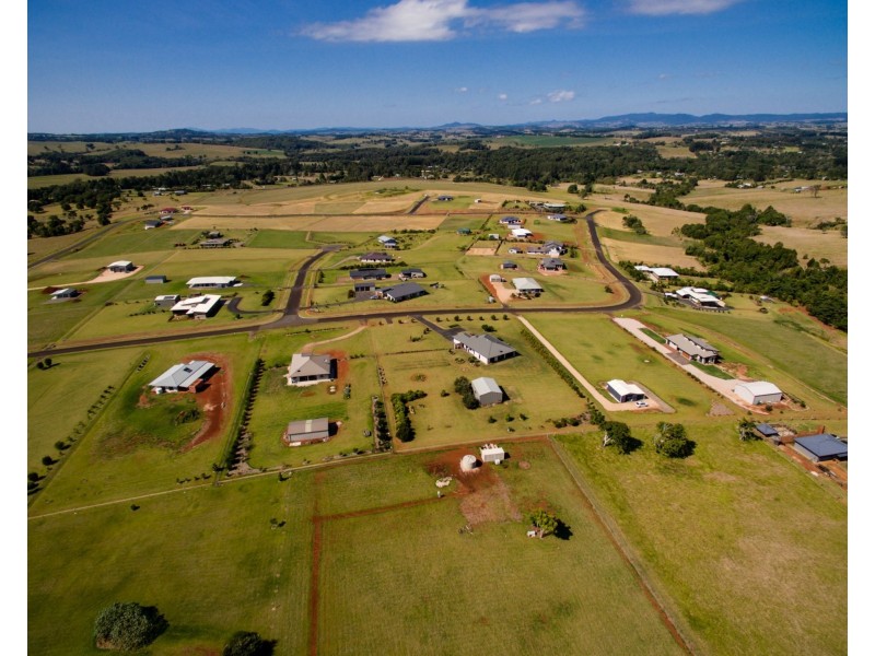 2 Jessica Road, Peeramon QLD 4885